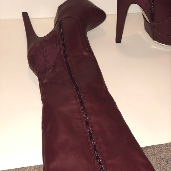 Boots - Picture 4 of 4